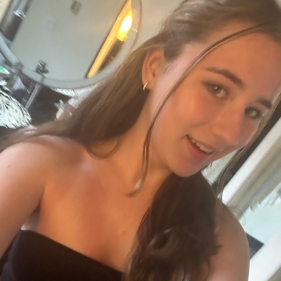 Meet your Posher, Ella - Picture 4 of 12